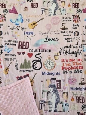 Pink Graphic Print TSwift 30x40 Blanket